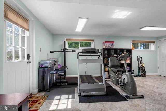 8304 HARLAND DR, Springfield, VA 22152