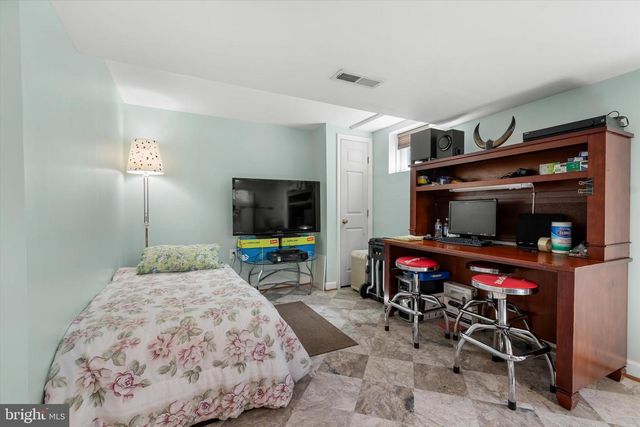 8304 HARLAND DR, Springfield, VA 22152