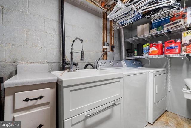 8304 HARLAND DR, Springfield, VA 22152