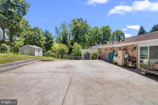 8304 HARLAND DR, Springfield, VA 22152