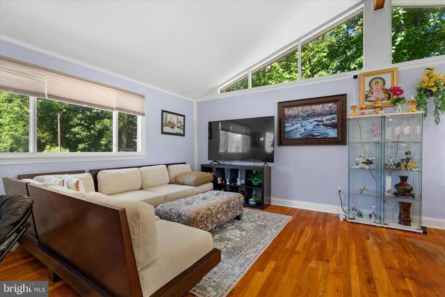 8304 HARLAND DR, Springfield, VA 22152