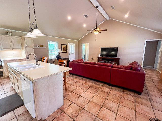 1007 NE CR 2010, Mt Vernon, TX 75457
