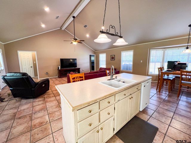 1007 NE CR 2010, Mt Vernon, TX 75457