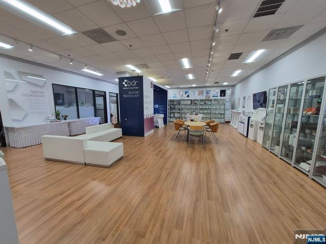 730 Grand Avenue 2B, Ridgefield, NJ 07657