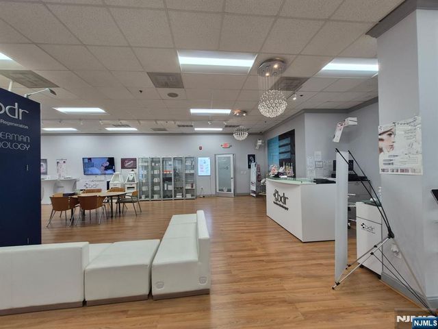 730 Grand Avenue 2B, Ridgefield, NJ 07657