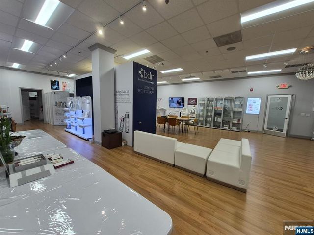 730 Grand Avenue 2B, Ridgefield, NJ 07657