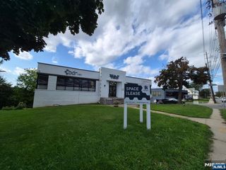 730 Grand Avenue 2B, Ridgefield, NJ 07657