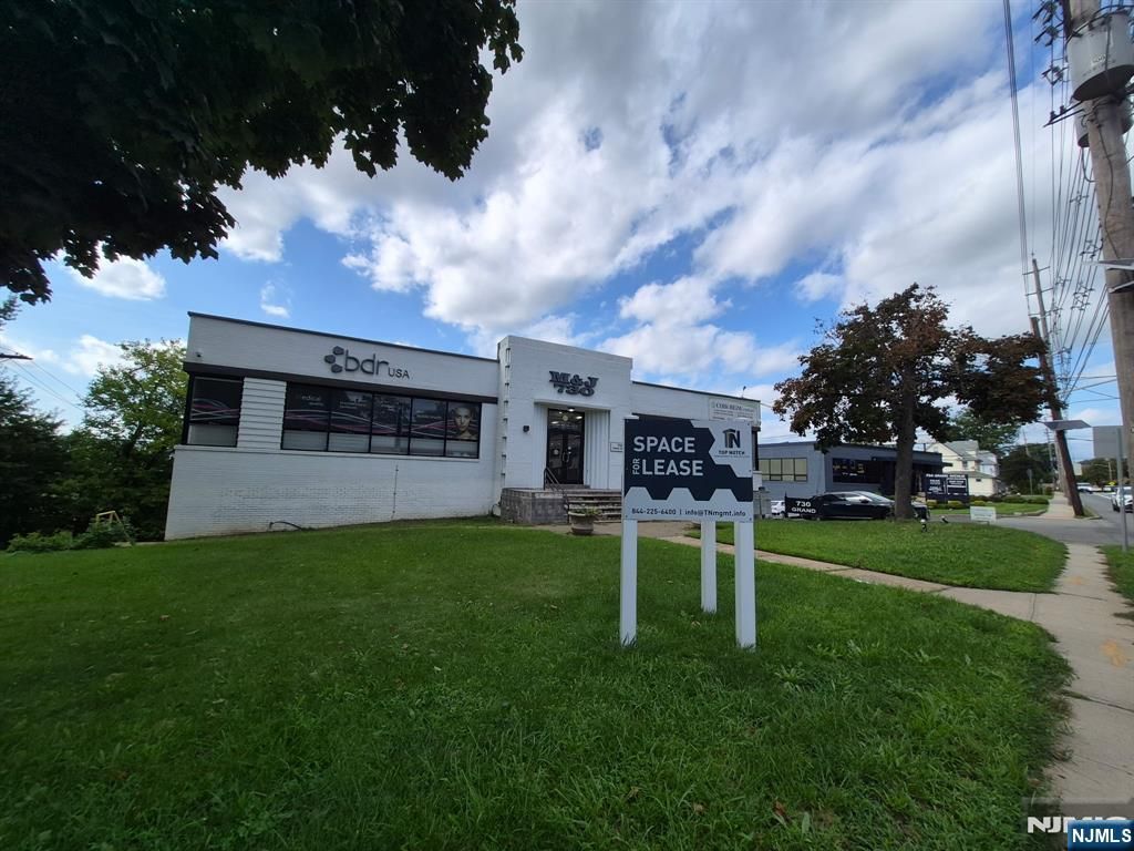 730 Grand Avenue 2B, Ridgefield, NJ 07657
