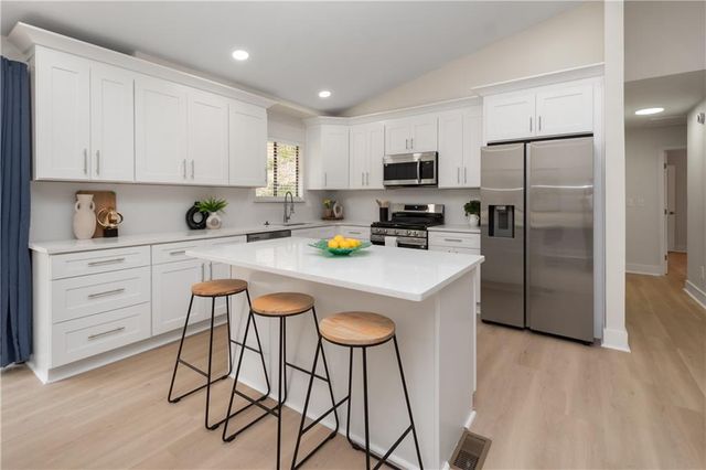 2432 Mistletoe Lane, Snellville, GA 30039