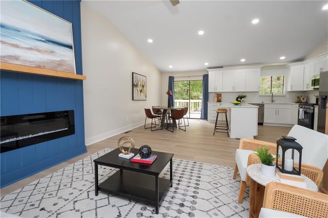 2432 Mistletoe Lane, Snellville, GA 30039