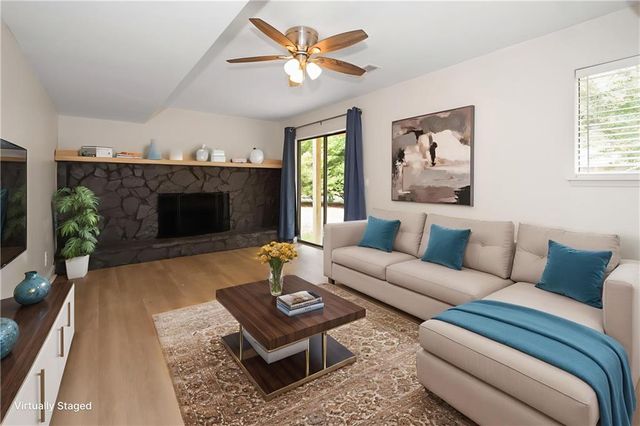 2432 Mistletoe Lane, Snellville, GA 30039