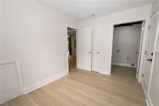 2432 Mistletoe Lane, Snellville, GA 30039