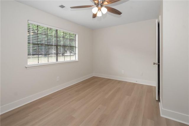 2432 Mistletoe Lane, Snellville, GA 30039