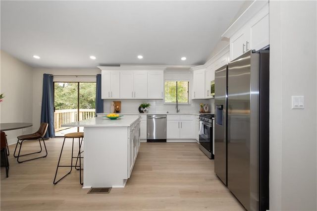 2432 Mistletoe Lane, Snellville, GA 30039