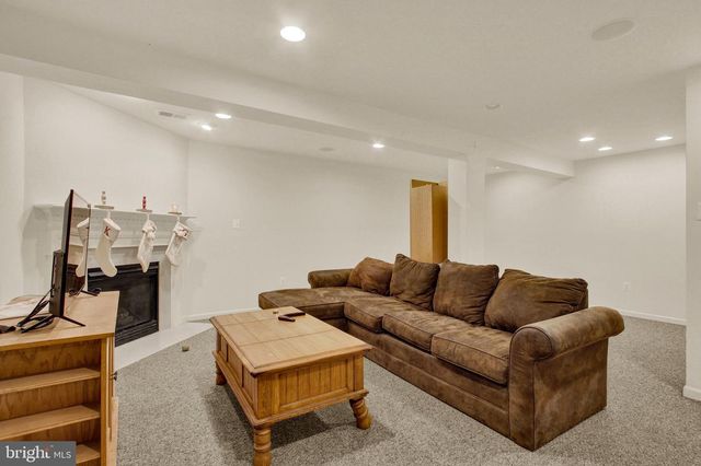 320 MAPLE DR, Hanover, PA 17331