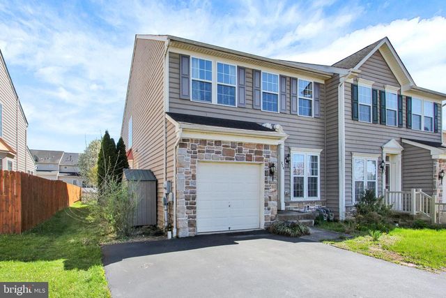 320 MAPLE DR, Hanover, PA 17331