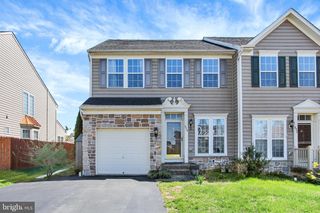 320 MAPLE DR, Hanover, PA 17331