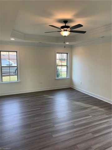 1522 Oakbluffs Drive, Colfax, NC 27235