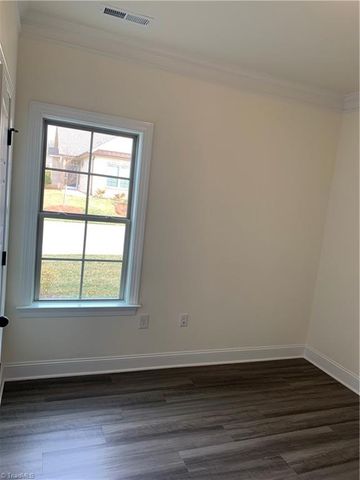 1522 Oakbluffs Drive, Colfax, NC 27235