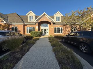 708 FLORSHEIM Drive 13, Libertyville, IL 60048