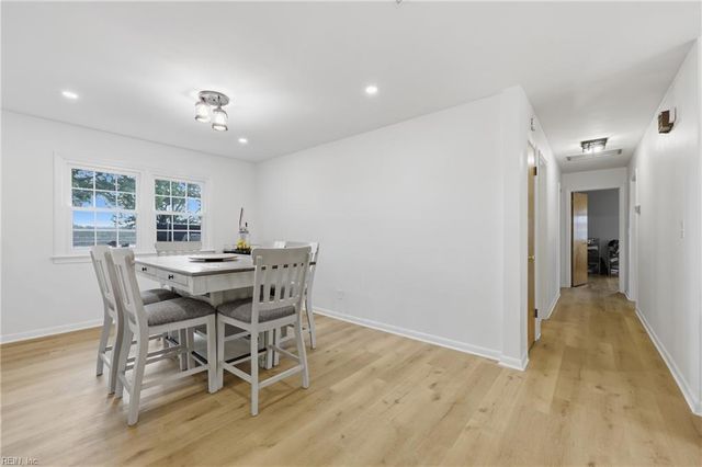 128 Convention DR, Virginia Beach, VA 23462