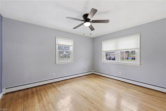 128 Convention DR, Virginia Beach, VA 23462