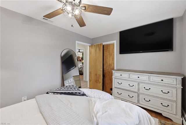 128 Convention DR, Virginia Beach, VA 23462
