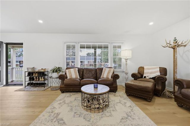 128 Convention DR, Virginia Beach, VA 23462