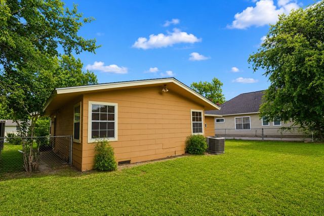 1508 S Walnut ST, Georgetown, TX 78626