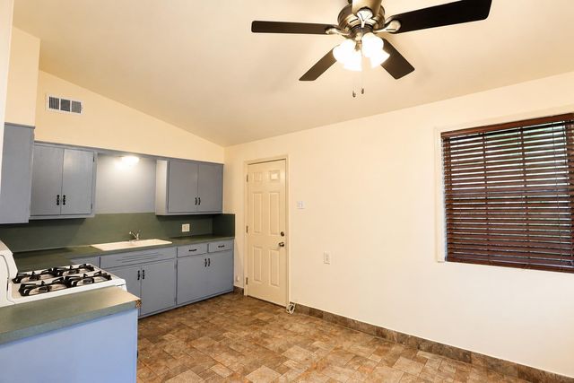 1508 S Walnut ST, Georgetown, TX 78626