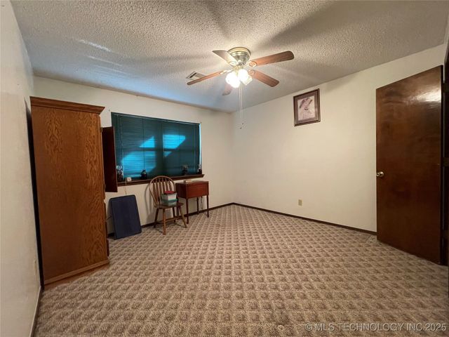 3009 Hilltop Avenue, Muskogee, OK 74403