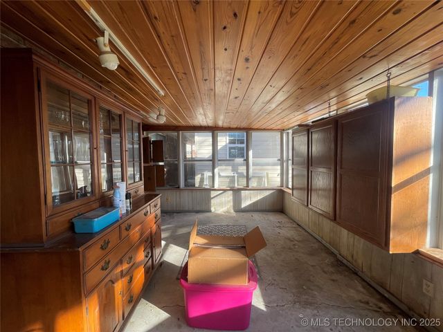 3009 Hilltop Avenue, Muskogee, OK 74403