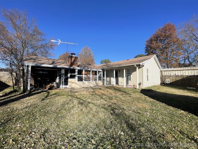 3009 Hilltop Avenue, Muskogee, OK 74403
