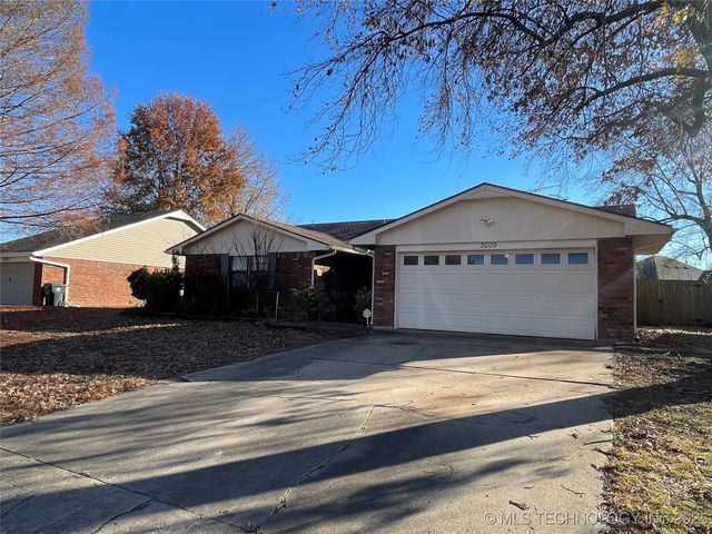 3009 Hilltop Avenue, Muskogee, OK 74403