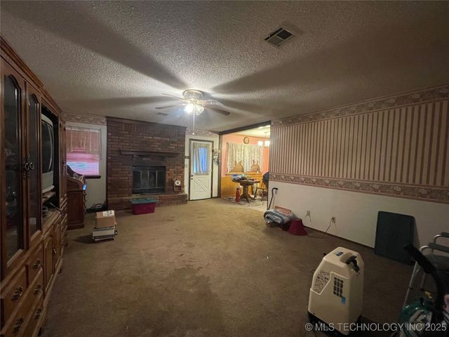 3009 Hilltop Avenue, Muskogee, OK 74403