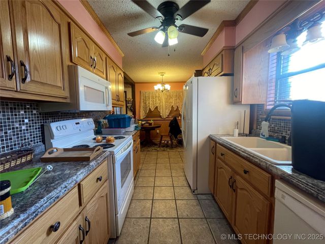 3009 Hilltop Avenue, Muskogee, OK 74403