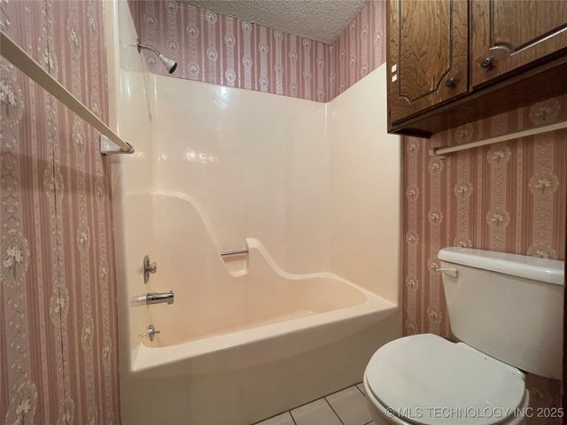 3009 Hilltop Avenue, Muskogee, OK 74403