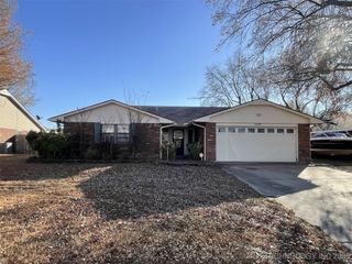 3009 Hilltop Avenue, Muskogee, OK 74403