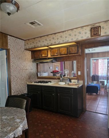 2010 Kilson, Santa Ana, CA 92707