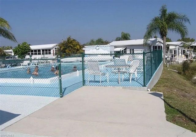 7029 Granada Lakes DR, Fort Myers, FL 33967