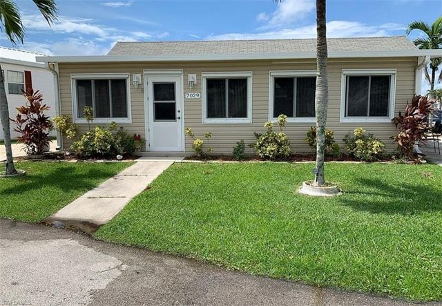 7029 Granada Lakes DR, Fort Myers, FL 33967