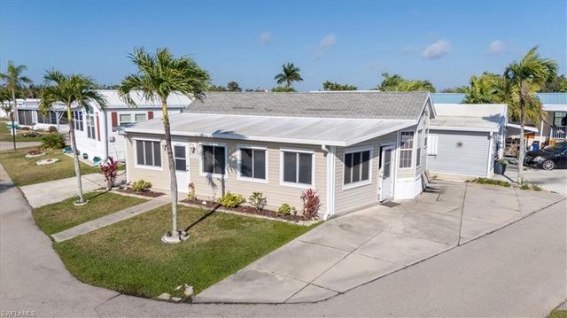 7029 Granada Lakes DR, Fort Myers, FL 33967