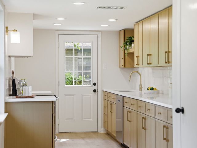 732 Pinehurst Drive, Richardson, TX 75080