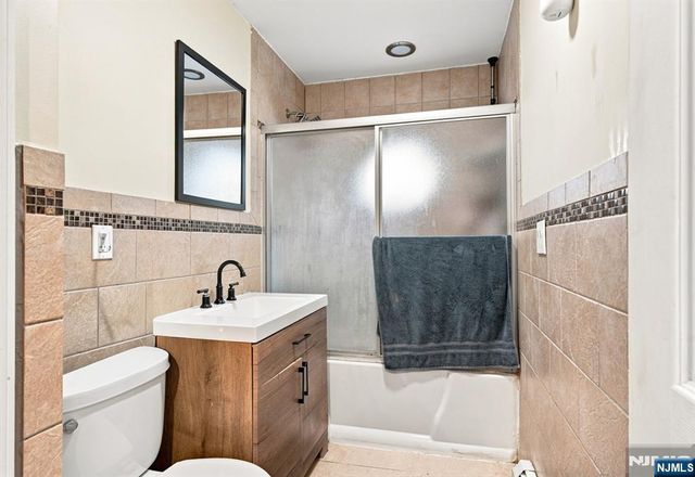 1528 Washington Avenue, Pompton Lakes, NJ 07442