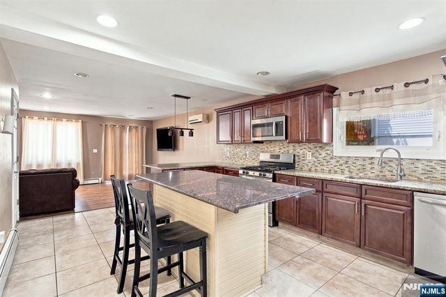 1528 Washington Avenue, Pompton Lakes, NJ 07442