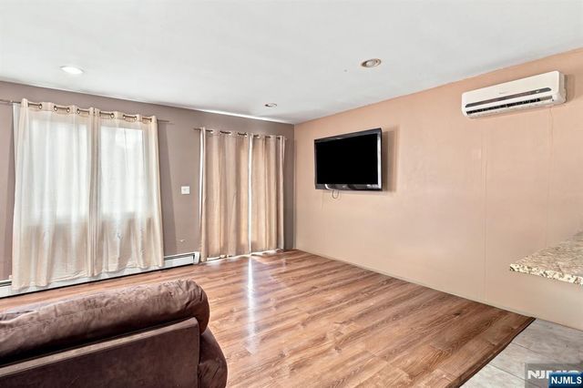 1528 Washington Avenue, Pompton Lakes, NJ 07442