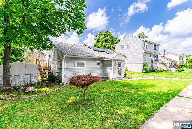 1528 Washington Avenue, Pompton Lakes, NJ 07442
