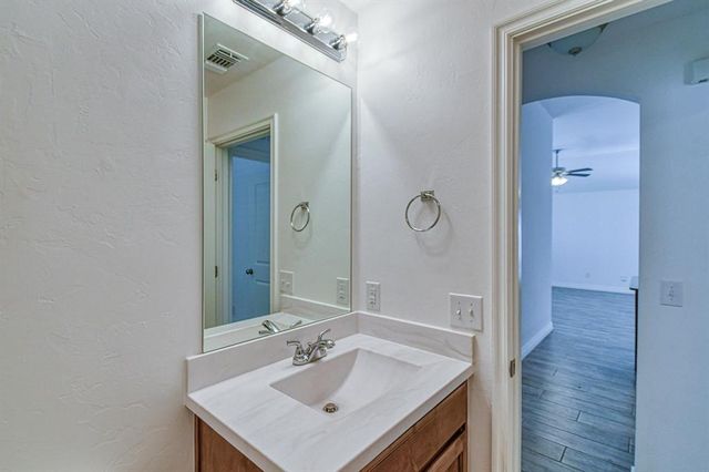 15712 Bennett Drive, Edmond, OK 73013