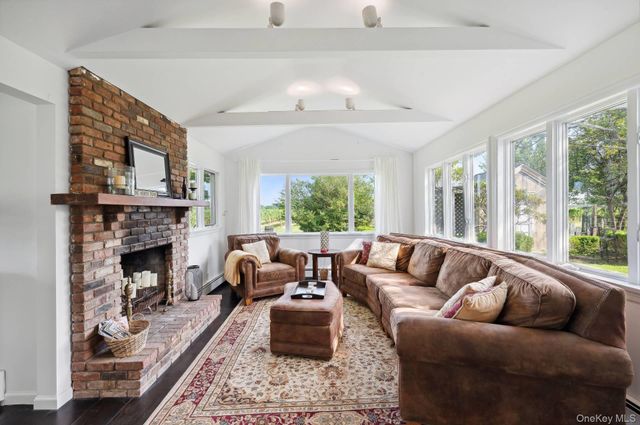 2600 Oregon Road, Mattituck, NY 11952