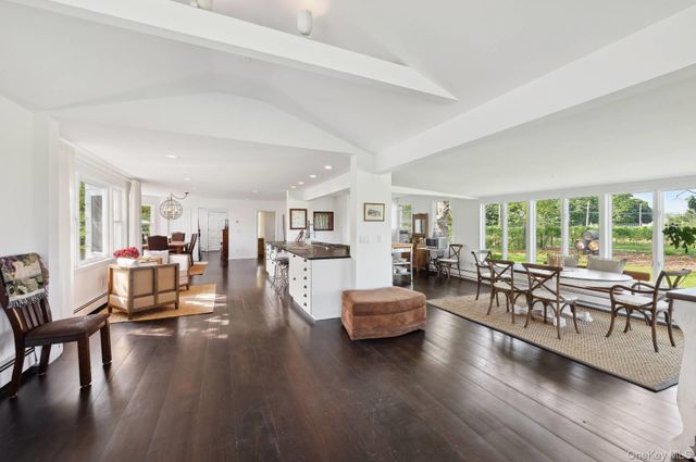 2600 Oregon Road, Mattituck, NY 11952